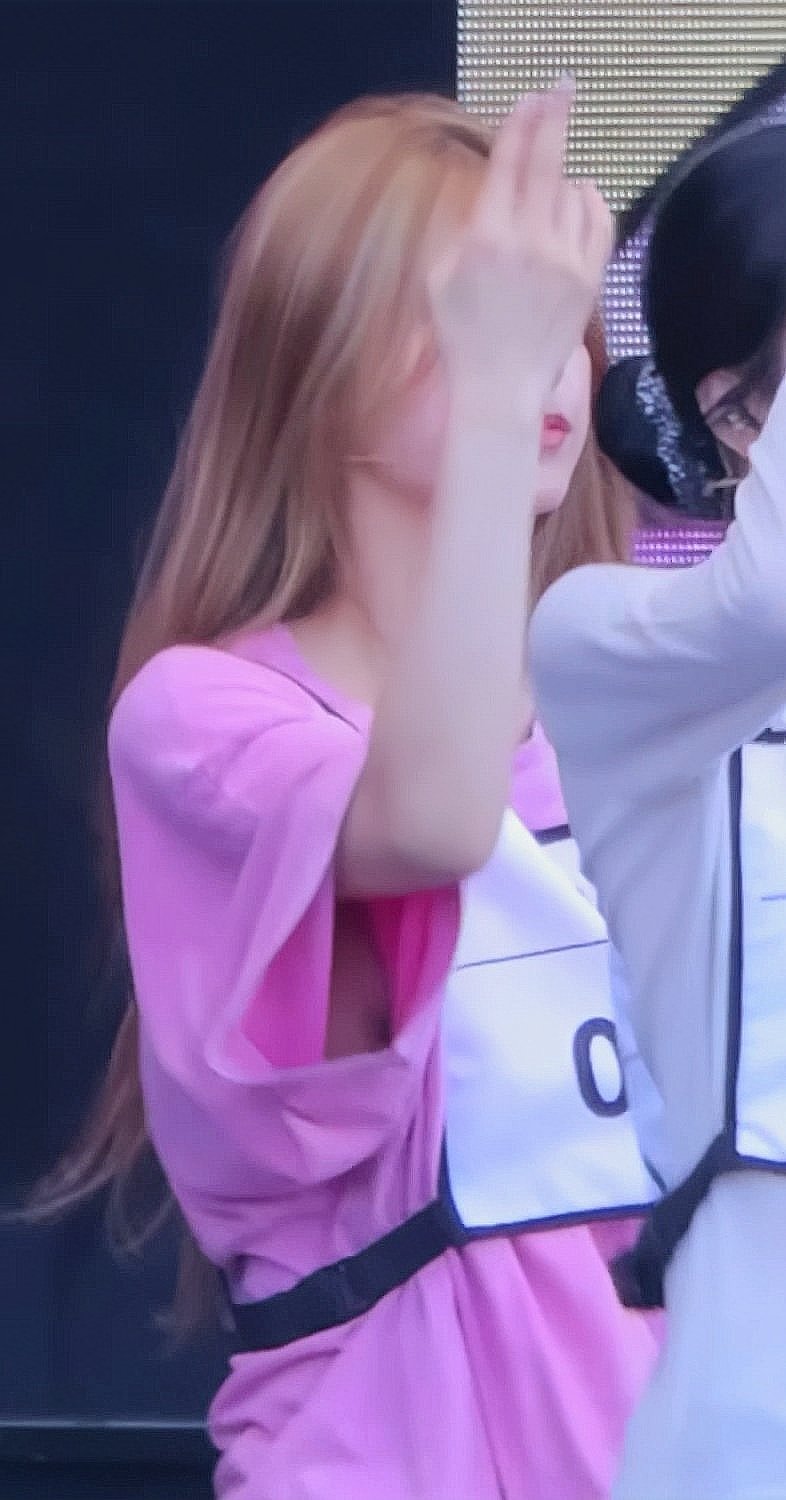 zsBo0ph9 KPOP 09.jpg